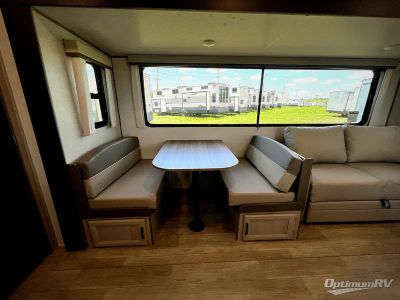 2027 Coachmen Catalina Legacy Edition — photo 9 view