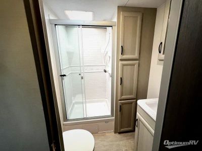 2027 Coachmen Catalina Legacy Edition — photo 17 view