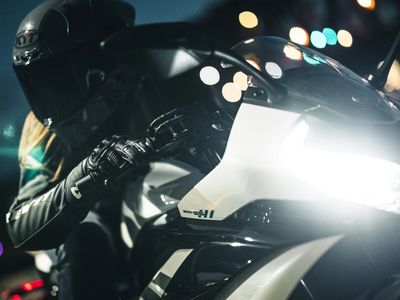 2026 CFMOTO 300SS - Photo 2