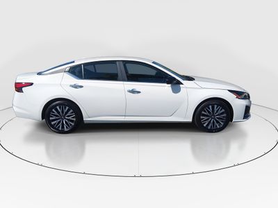2025 Nissan Altima - Photo 8