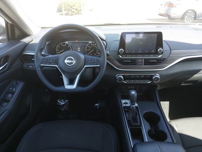 2025 Nissan Altima - Photo 12