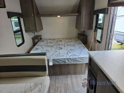 2021 Coachmen RV Clipper Cadet — photo 19 view