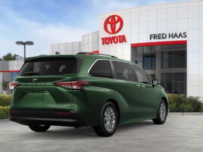 2026 Toyota Sienna — photo 11 view