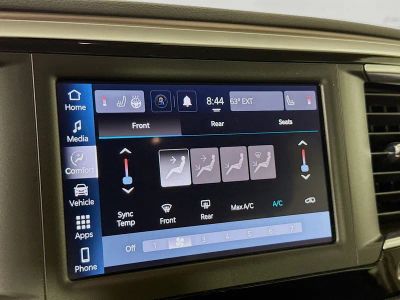 2023 Chrysler Voyager — photo 14 view