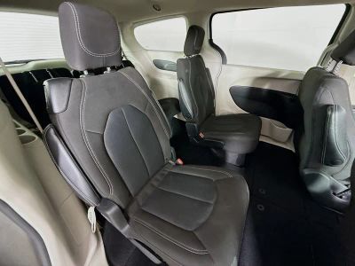 2023 Chrysler Voyager — photo 32 view