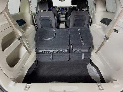 2023 Chrysler Voyager — photo 30 view