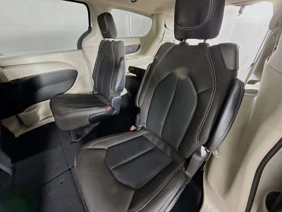 2023 Chrysler Voyager — photo 25 view