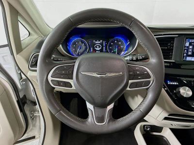 2023 Chrysler Voyager — photo 9 view