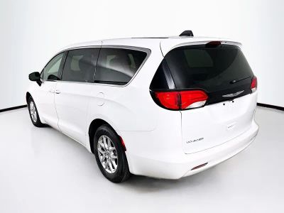 2023 Chrysler Voyager — photo 27 view