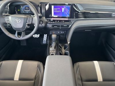 2026 Toyota Camry - Photo 3