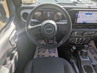 2026 Jeep Wrangler — photo 14 view
