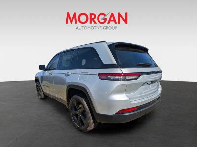 2025 Jeep Grand Cherokee — detail view