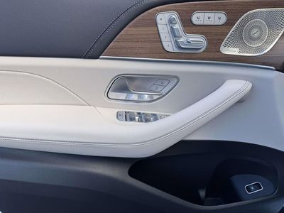2026 Mercedes-Benz GLS — photo 17 view