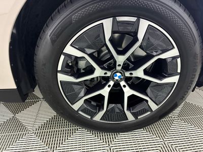 2025 BMW X3 30 xDrive — photo 9 view