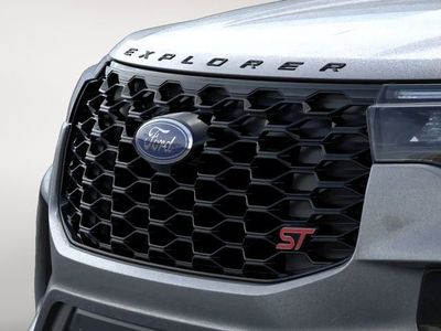 2026 Ford Explorer — photo 8 view
