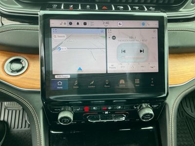 2025 Jeep Grand Cherokee - Photo 11