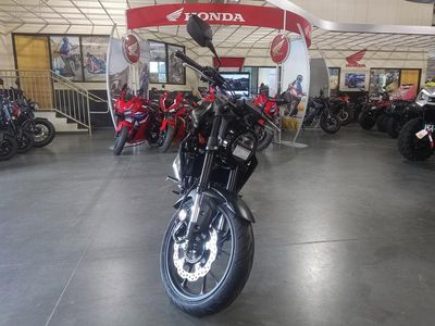 2025 Honda CB300R - Photo 1