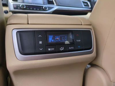 2015 Toyota Highlander — photo 17 view