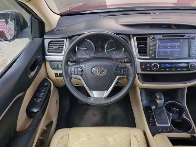 2015 Toyota Highlander — photo 19 view