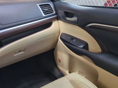 2015 Toyota Highlander — photo 20 view