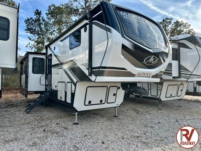 2025 Montana High Country 295RL - Photo 3
