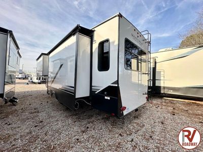 2025 Montana High Country 295RL - Photo 6