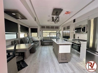 2025 Montana High Country 295RL - Photo 11
