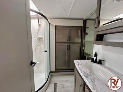 2025 Montana High Country 295RL - Photo 24