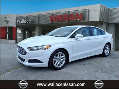 2016 Ford Fusion SE in Oxford White Yz — front three-quarter view