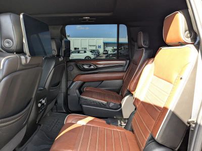 2023 GMC Yukon XL — photo 13 view