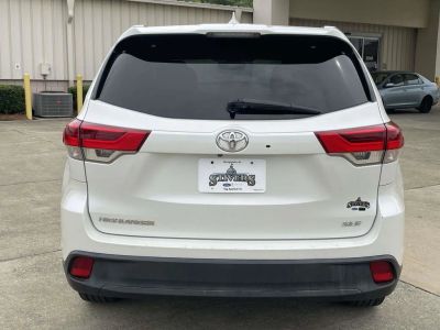 2017 Toyota Highlander - Photo 4