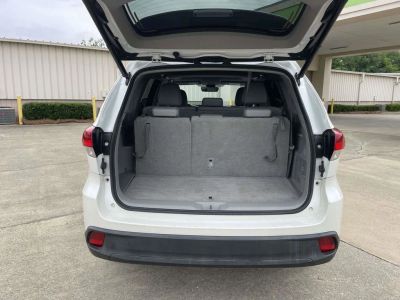 2017 Toyota Highlander - Photo 10