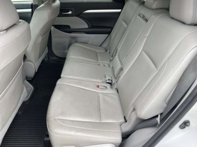 2017 Toyota Highlander - Photo 12