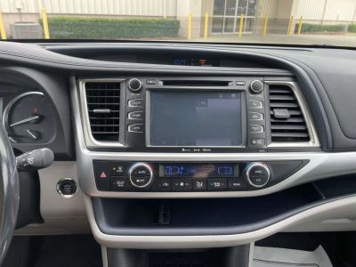 2017 Toyota Highlander - Photo 22