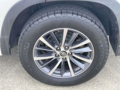 2017 Toyota Highlander - Photo 9