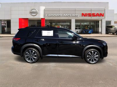 2026 Nissan Pathfinder - Photo 2