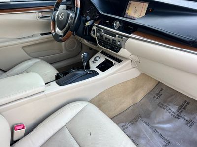 2014 Lexus ES 300h - Photo 16