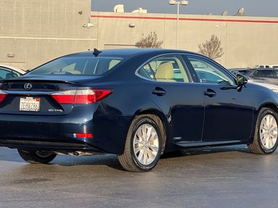 2014 Lexus ES 300h - Photo 2
