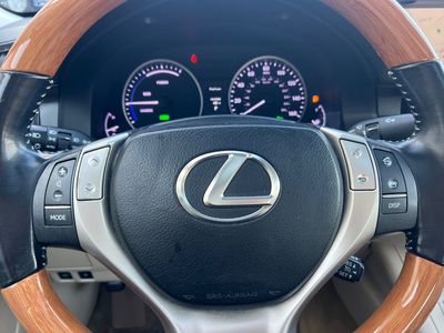 2014 Lexus ES 300h - Photo 25