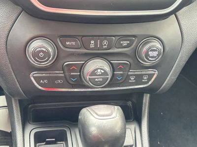 2020 Jeep Cherokee - Photo 15