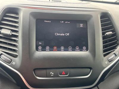 2020 Jeep Cherokee - Photo 14