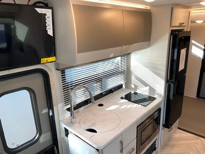 2026 Thor Motor Coach COMPASS GO - Photo 11