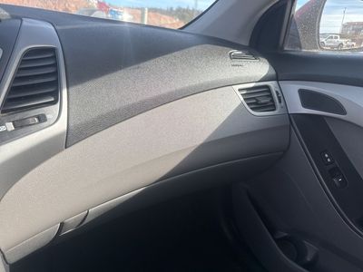2016 Hyundai Elantra - Photo 15