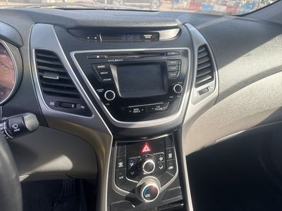 2016 Hyundai Elantra - Photo 13
