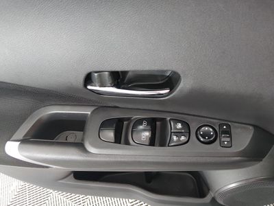 2024 Nissan Kicks — photo 16 view