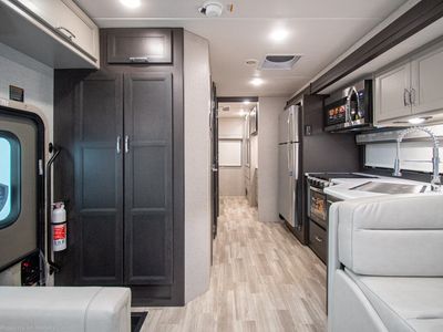 2026 Thor Motor Coach Omni Trail - Photo 12