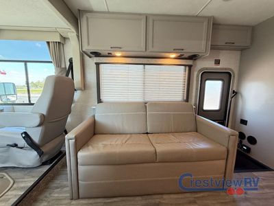 2024 Thor Motor Coach Resonate - Photo 10