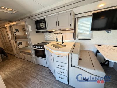 2024 Thor Motor Coach Resonate - Photo 13