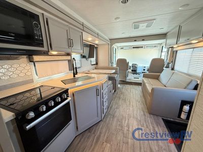 2024 Thor Motor Coach Resonate - Photo 9