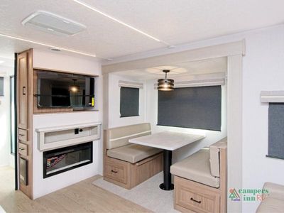 2025 Coachmen RV Freedom Express - Photo 3